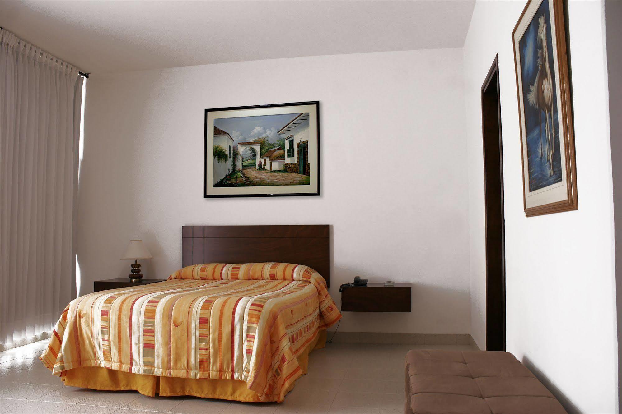 Hotel Royal Plaza Cali Buitenkant foto